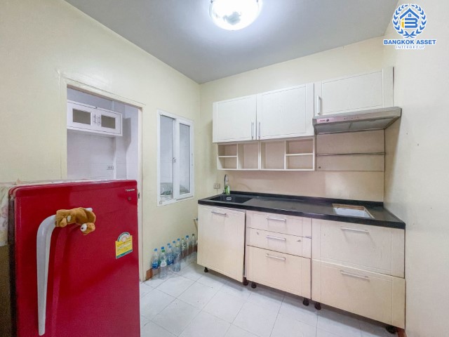 ทาวน์เฮ้าส์มือสอง ม.เดอะคอนเนค3 ดอนเมือง-วิภาวดี บ้านหลังมุม ภายในตกแต่งสวย พร้อมเข้าอยู่  บนเนื้อที่ 27.90 (หน้ากว้าง 6 เมตร) ฟังก์ชัน 3 ห้องนอน 4 ห้องน้ำ 2 ที่จอดรถ บนทำเลเชื่อมต่อถนน ถนนวิภาวดี-รังสิต, ถนนแจ้งวัฒนะ, ถนนพหลโยธิน, ถนนรังสิต-ปทุม ใกล้รถไฟฟ้า ใกล้สนามบินดอนเมือง